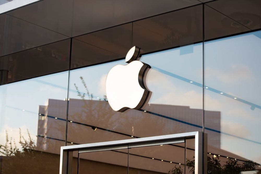 Apple разрешит настраивать кнопки на iPhone 15 Pro для использования в чехлах или перчатках